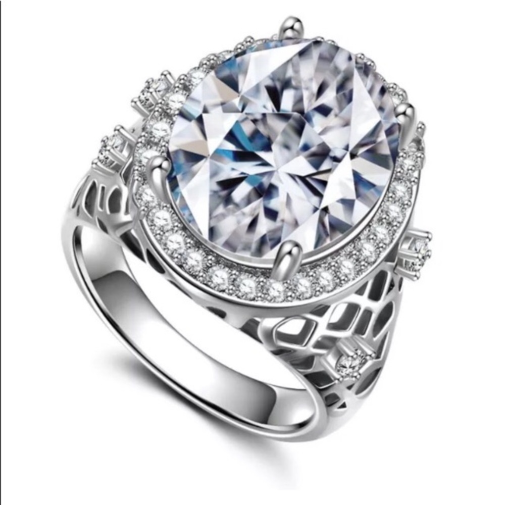 Luxury 2.85ct Silver Filled White Sapphire Ring